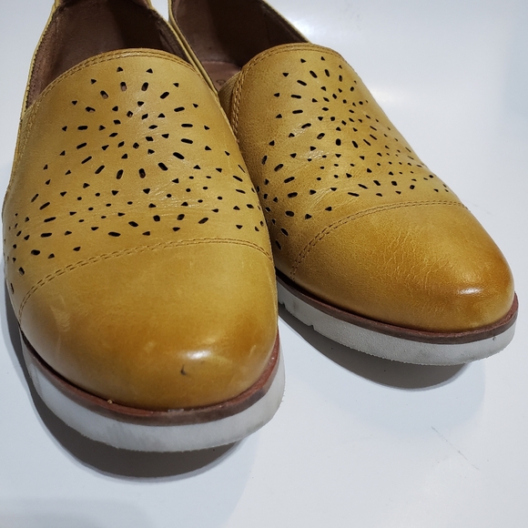 Cobb Hill Laci gore slip on leather trainers shoes yellow women's size 9 - Picture 3 of 11